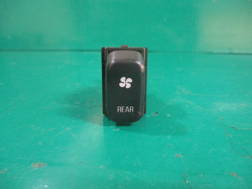 BUTON / COMANDA VENTILATOR SPATE / REAR MITSUBISHI PAJERO SHOGUN III FAB. 1999 – 2007 ⭐⭐⭐⭐...