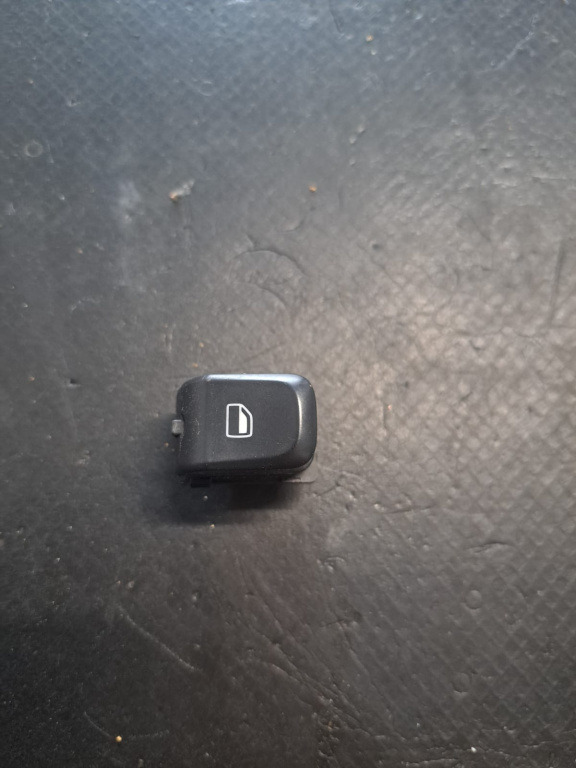 BUTON COMUTATOR GEAM DREAPTA 4 PINI A4 07- A5 07- Q3 08- Q5 - COD 8K0959855A