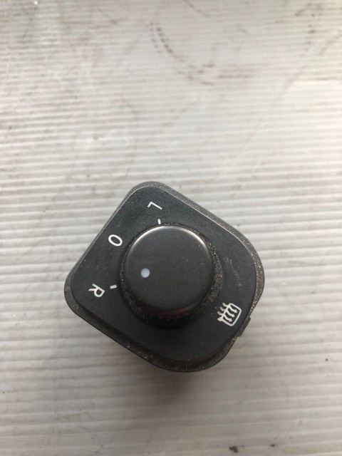 Buton control oglinda stanga fata vw golf 5 plus 1k0959566