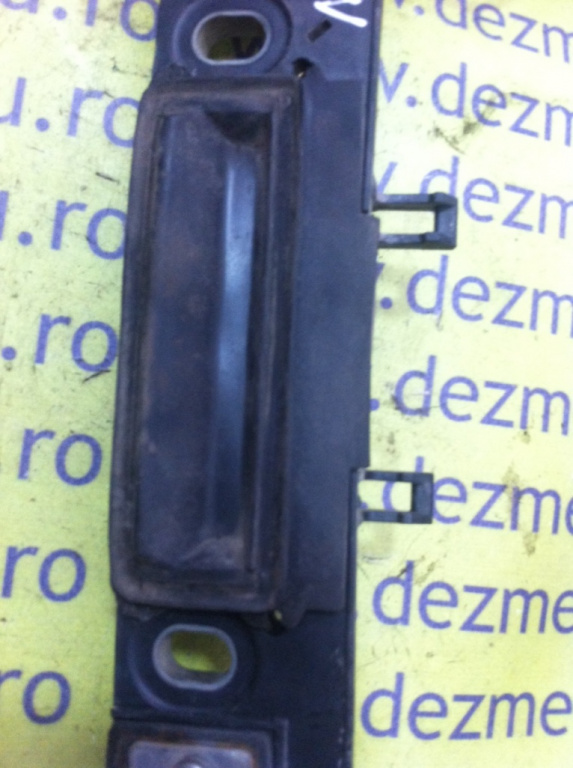 Buton deschidere capota portbagaj din exterior Volkswagen VW Passat B5.5 [facelift] [2000 - 2005] Sedan 1.9 TDI MT (101 hp) (3B3)