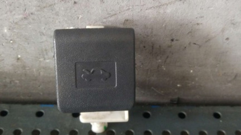 Buton deschidere capota toyota yaris p9