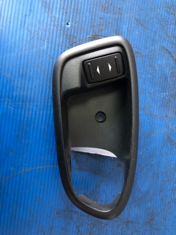 Buton deschidere geam dreapta ford mondeo mk4 6m21-u226a36