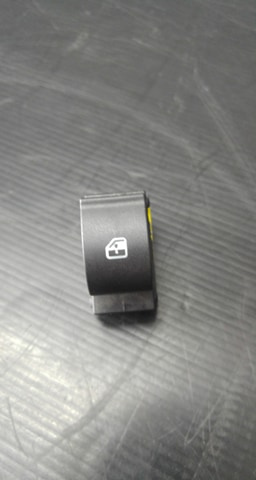 Buton deschidere geamuri dreapta fata fiat bravo 2