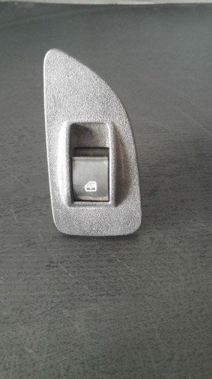 Buton deschidere geamuri dreapta spate fiat bravo 2 735435120