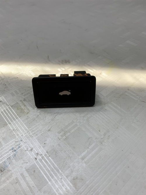 Buton deschidere haion Audi Q5 - Motorina 2012, 3D0959831D