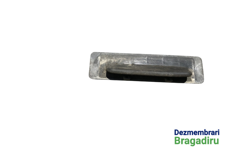 Buton deschidere haion din exterior Cod: 8200002001 8200002001 Renault Laguna 2 [2001 - 2005] Grandtour wagon 1.9 DCi MT (120 hp) Cod motor F9Q-C7-50