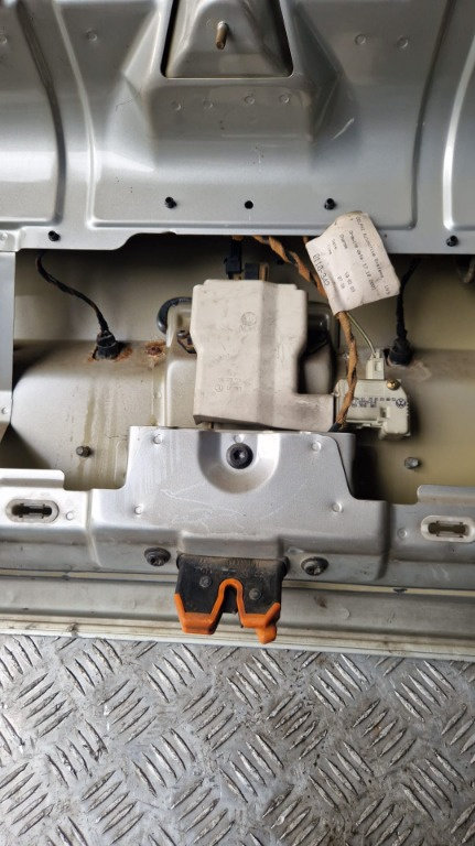 Buton deschidere haion Skoda Octavia 1 an fab. 2003