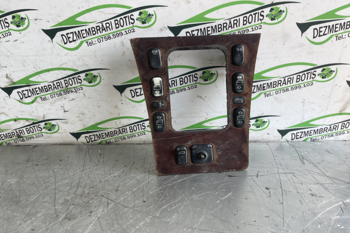 Buton deschidere portbagaj 4860102 / 48601 0 2 Mercedes-Benz E-Class W210 [1995 - 1999] Sedan 2.0 (180 hp) gasoline, MT