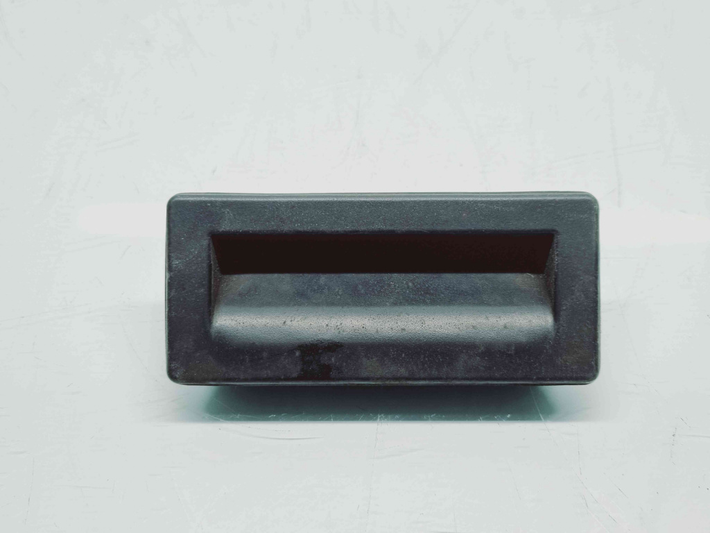 Buton deschidere portbagaj Audi A4 (8W2, B9) [Fabr 2015-2023] 3V0827566