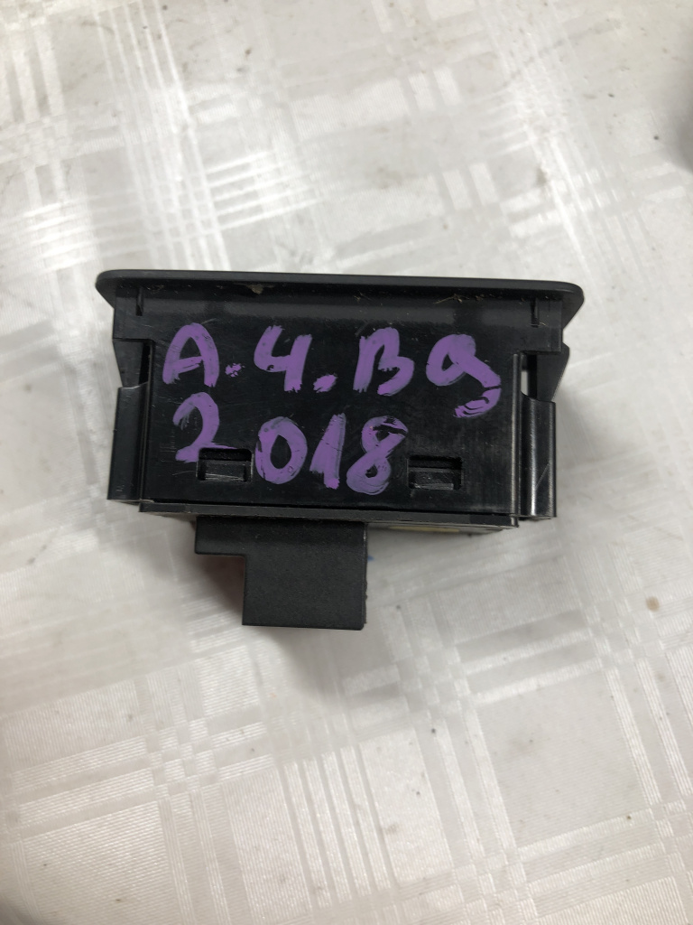 Buton deschidere portbagaj Audi A4 B9 - Motorina 2018, 4G0959831C