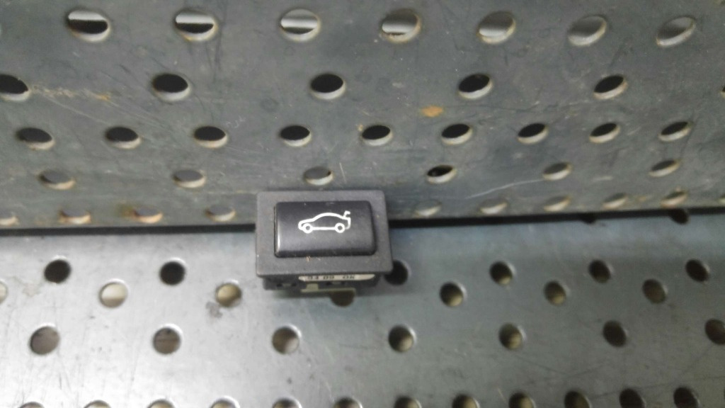 Buton deschidere portbagaj bmw seria 7 f01 02 03 04 6921846 50499800