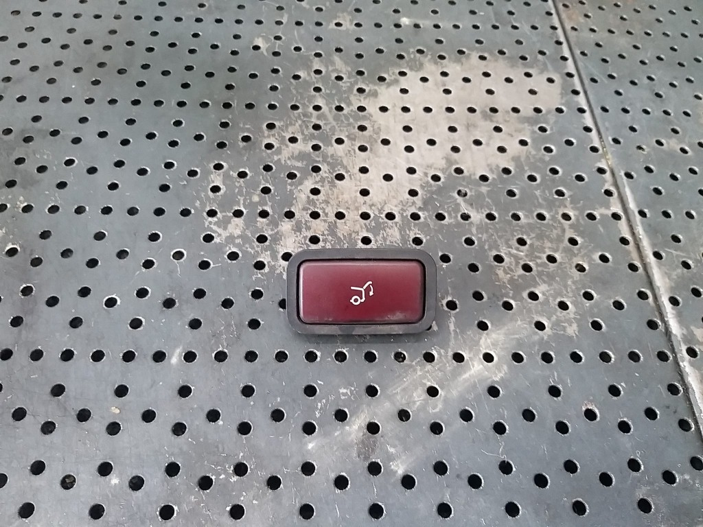 Buton deschidere portbagaj mercedes c class w204 2118219551