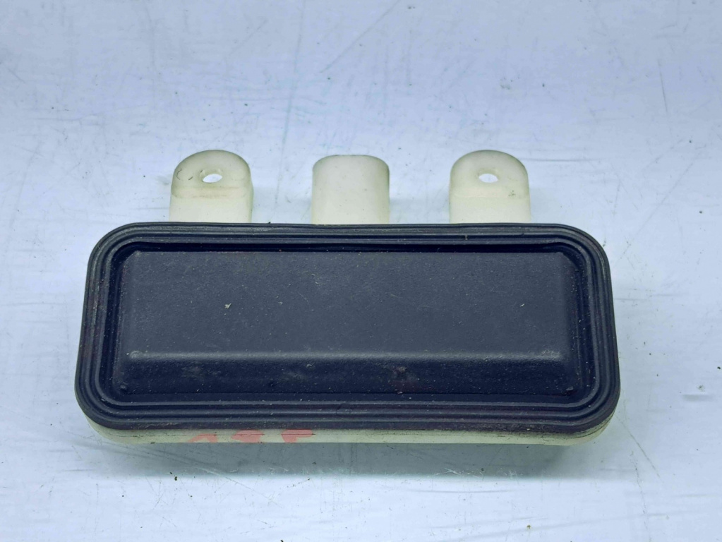 Buton deschidere portbagaj Mercedes Clasa E (W207) Coupe [Fabr 2009-2012] 2218708410