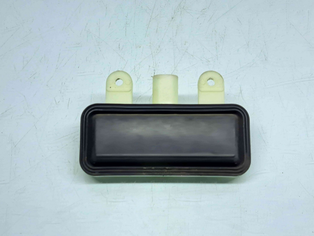 Buton deschidere portbagaj Mercedes Clasa E (W212) [Fabr 2009-2016] 2218702410