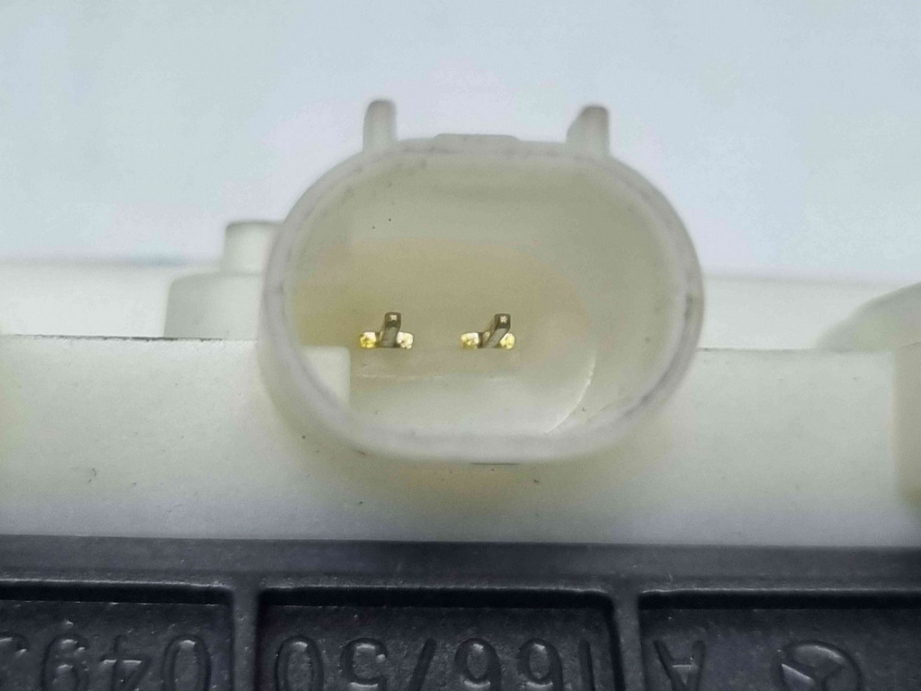 Buton deschidere portbagaj Mercedes Clasa ML (W166) [Fabr 2011-2022] A1667500493