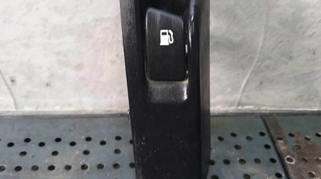 Buton deschidere rezervor toyota auris e15