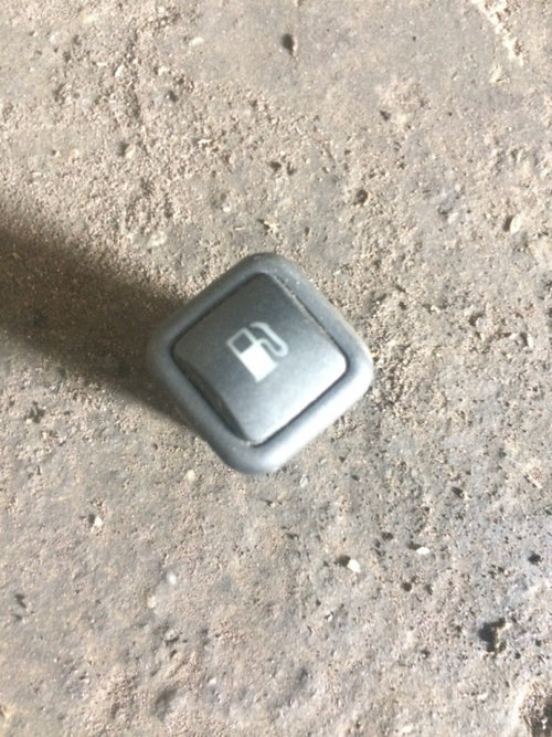 Buton deschidere rezervor Volkswagen VW Bora [1998 - 2005] Sedan 1.9 TDI MT (150 hp) (1J2)