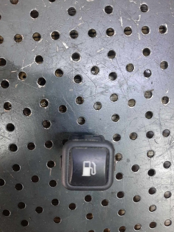 Buton deschidere rezervor vw golf 4 3b0959833a