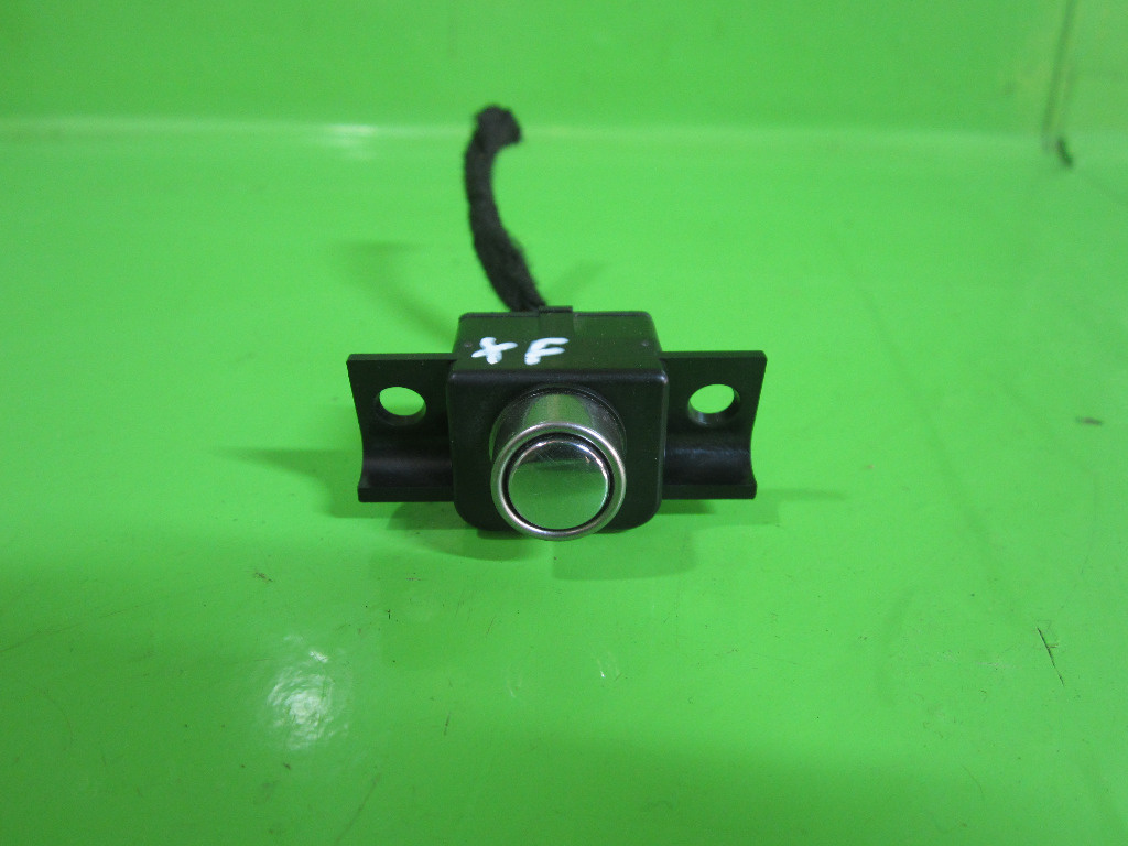 BUTON DESCHIDERE TORPEDOU JAGUAR XF X250 FAB. 2009 - 2015 ⭐⭐⭐⭐⭐