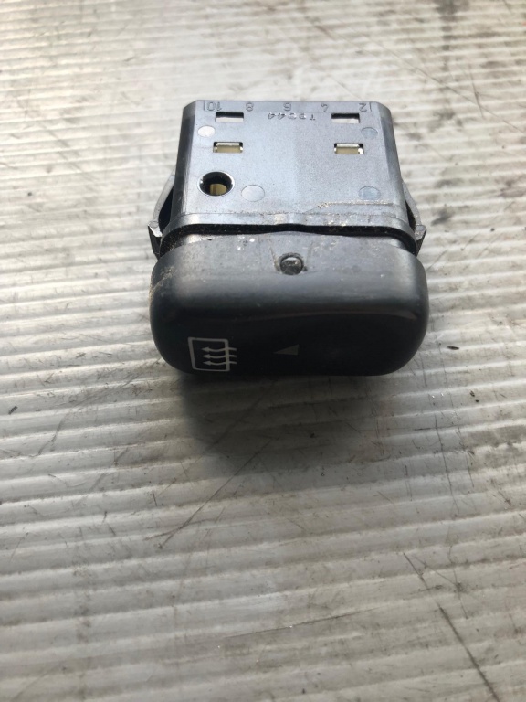 Buton dezaburire geam spate mercedes vito w638 0055450307