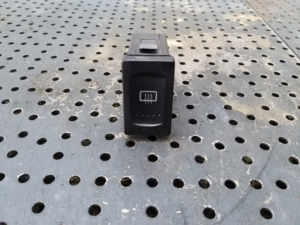 Buton dezaburire luneta vw passat b5 3b0959621c