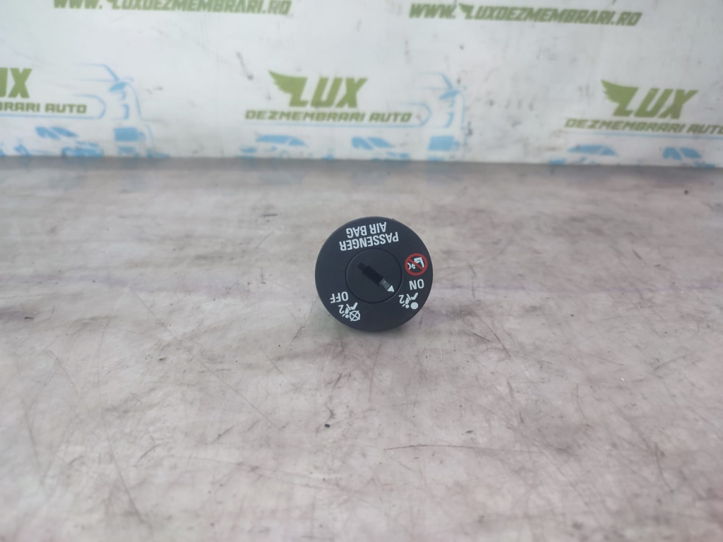 Buton dezactivare airbag 13577258 Opel Astra J [2009 - 2012] 1.7 cdti A17DTJ