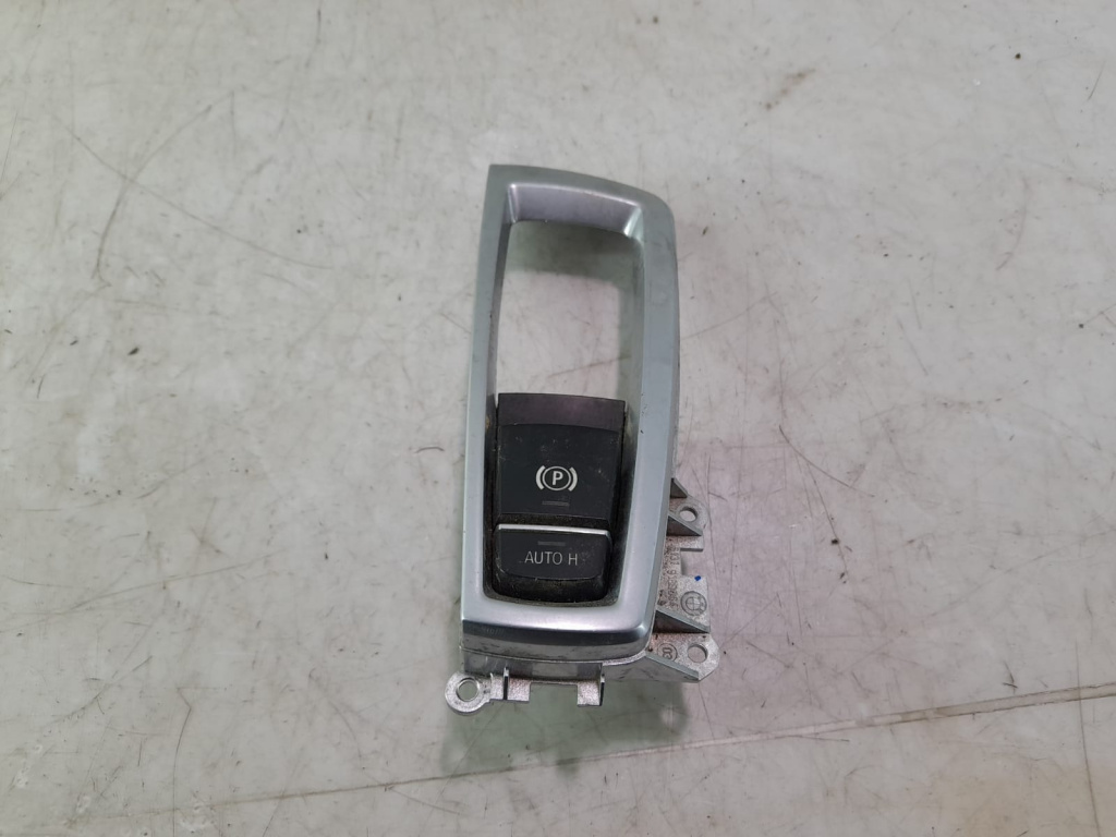 Buton frana de mana 6822518 BMW Seria 6 F06/F12/F13 [facelift] [2015 - 2017] 3.0 d N57D30B