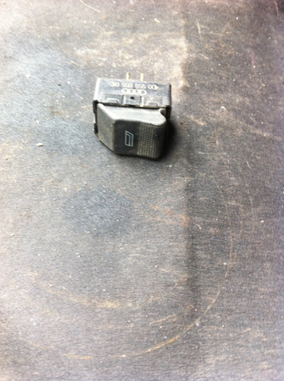 Buton geam Audi A4 B5 [1994 - 1999] Avant wagon 5-usi 1.6 MT (101 hp) AHL