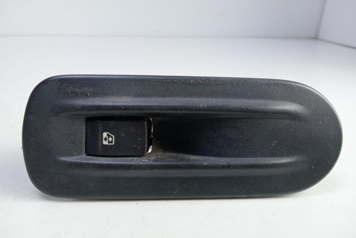 Buton geam dreapta fata 8200206603 Renault Master 2 [facelift] [2004 - 2011]