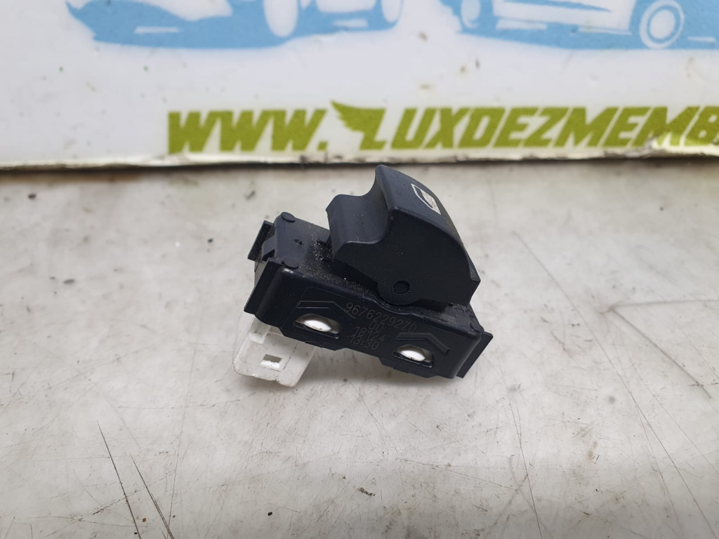 Buton geam dreapta fata 96762292zd Peugeot 308 T9 [2013 - 2017]