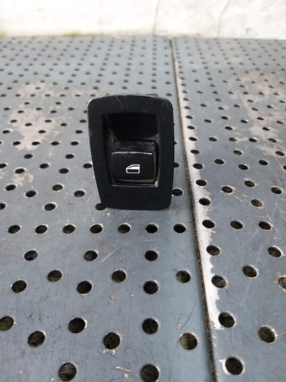 Buton geam dreapta fata bmw seria 3 e90 6945874