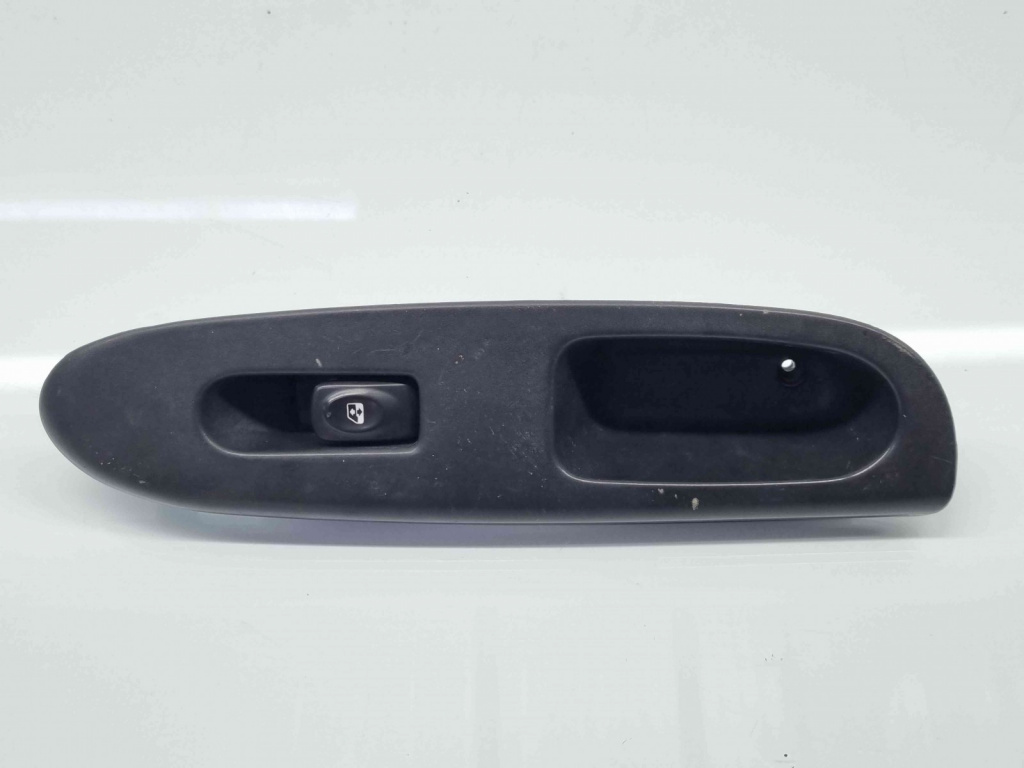Buton geam dreapta fata Renault Symbol 2 / Thalia [Fabr 2008-2012] 8200507732