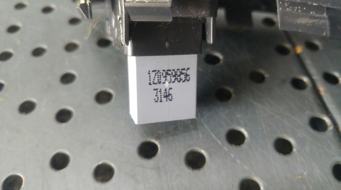 Buton geam dreapta fata skoda octavia 2 1z 1z0959856