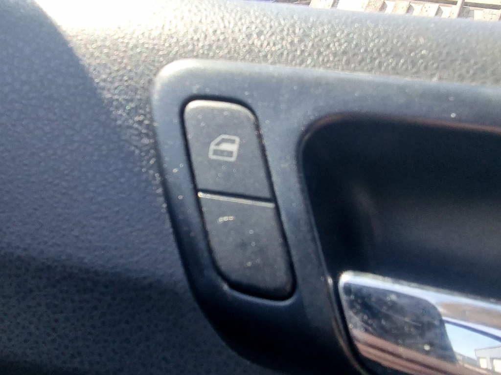 Buton geam dreapta fata Volkswagen Polo (9N) [Fabr 2001-2008] 1.4 Benz BBz 74KW / 101CP