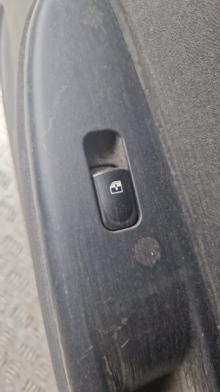 Buton geam dreapta Hyundai I20 an fab. 2010