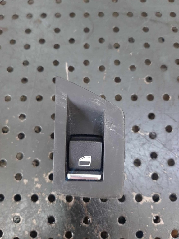 Buton geam dreapta spate bmw seria 5 f10 f11 9241949-01