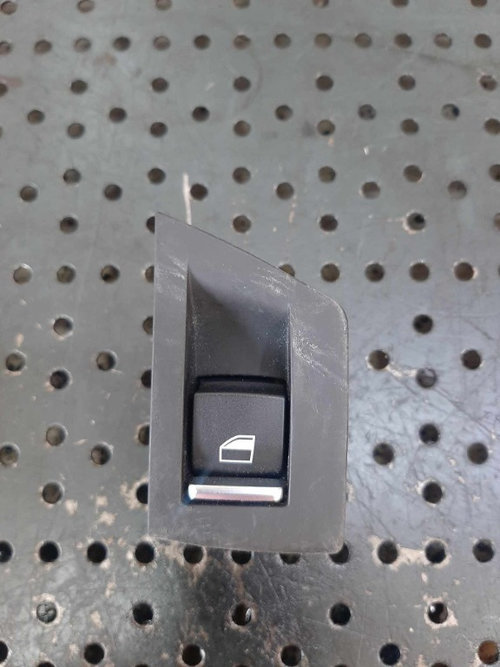 Buton geam dreapta spate bmw seria 5 f10 f11 9241949-01