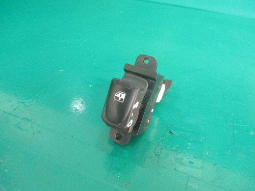 BUTON GEAM DREAPTA SPATE COD 202005491 HYUNDAI ACCENT 3 FAB. 2005 - 2010 ⭐⭐⭐⭐⭐