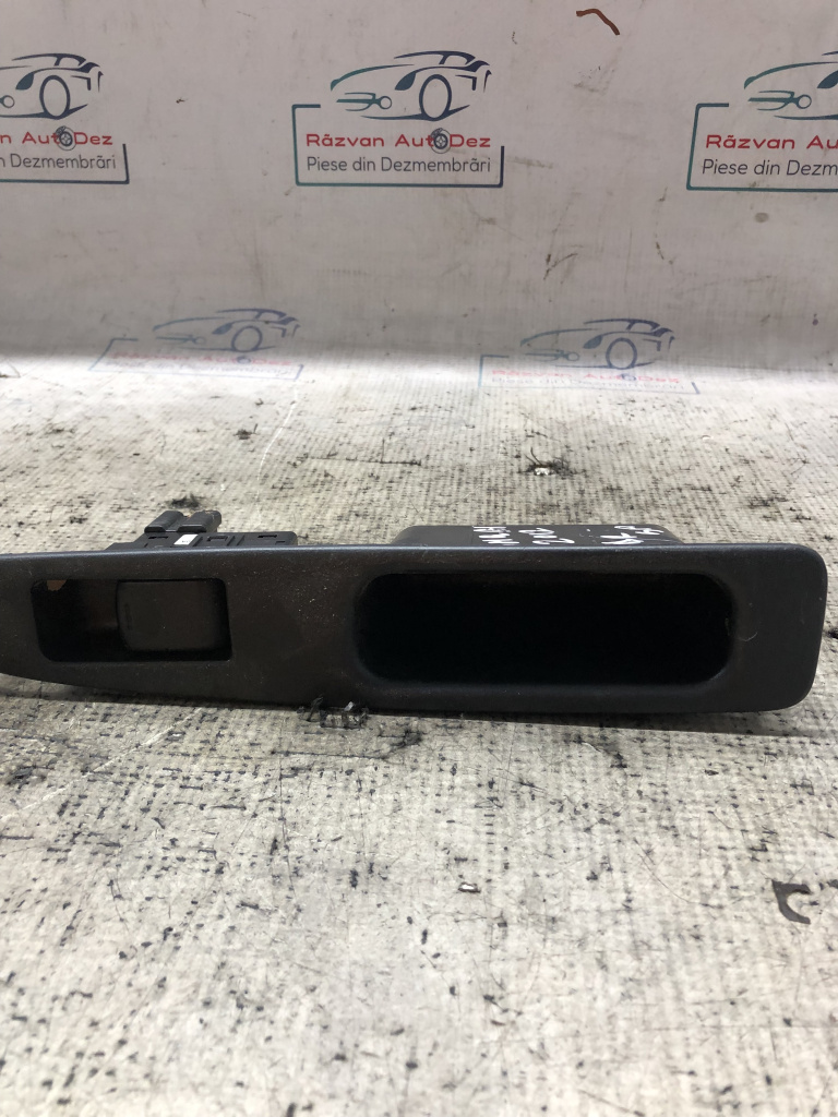 Buton geam dreapta spate Nissan Qashqai 1.6 Motorina 2012, 25411BR00A