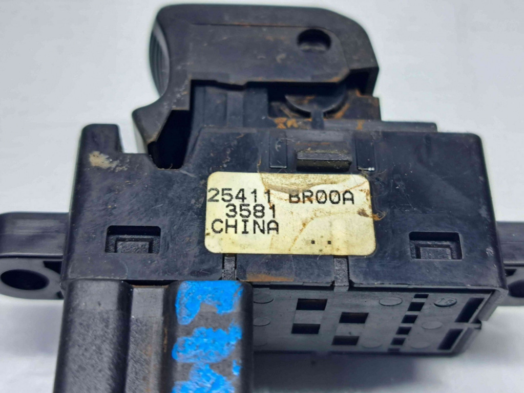 Buton geam dreapta spate Nissan Qashqai Facelift (2) [Fabr 2009-2013] OEM