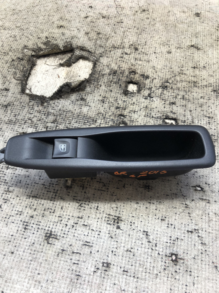 Buton geam dreapta spate Renault Captur 1.5 Motorina 2015, 829614619R