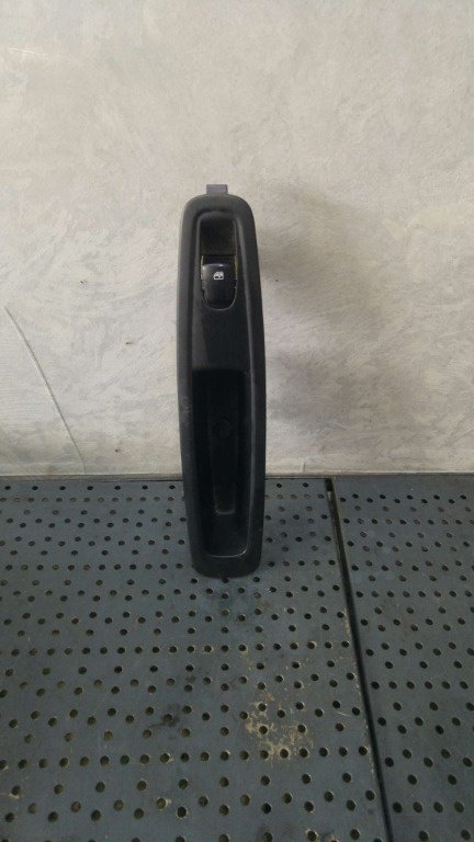 Buton geam dreapta spate renault kadjar ha hl 829508687r 156088770