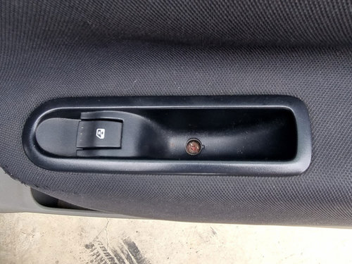 Buton geam dreapta spate Renault Scenic 2 [Fabr 2003-2008] 1.5 DCI K9K734 76KW / 103CP