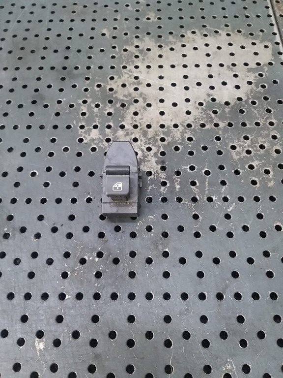 Buton geam electric dreapta fata alfa romeo 159 939