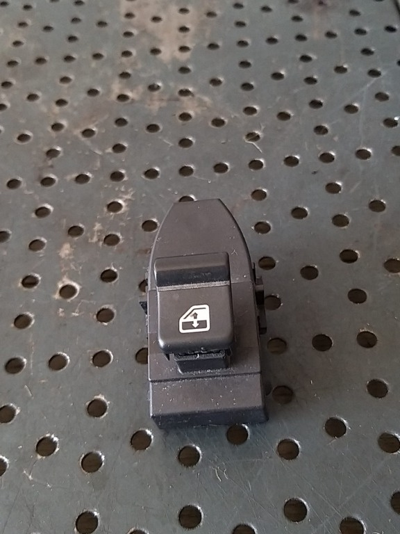 Buton geam electric dreapta fata alfa romeo 159 939