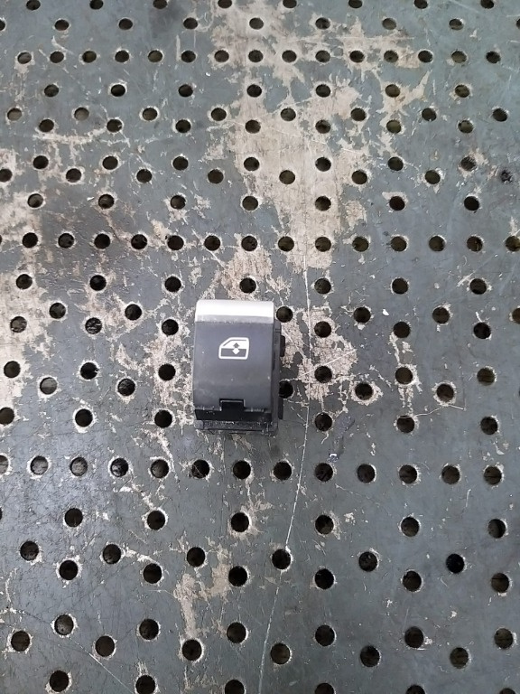 Buton geam electric dreapta fata audi a4 b9 8w 4m0959855