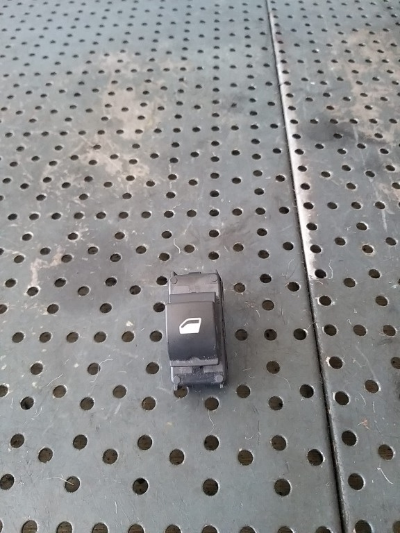 Buton geam electric dreapta fata citroen c5 aircross 98044803zd