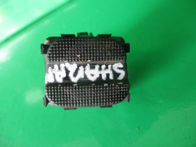 BUTON GEAM ELECTRIC DREAPTA FATA COD 3A0959855B VW SHARAN FAB. 1996 - 2000 ⭐⭐⭐⭐⭐