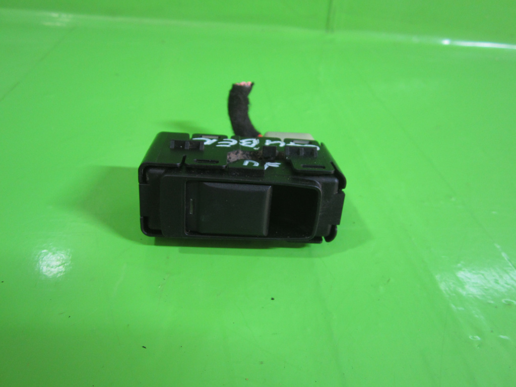 BUTON GEAM ELECTRIC DREAPTA FATA DODGE CALIBER FAB. 2006 – 2012 ⭐⭐⭐⭐⭐