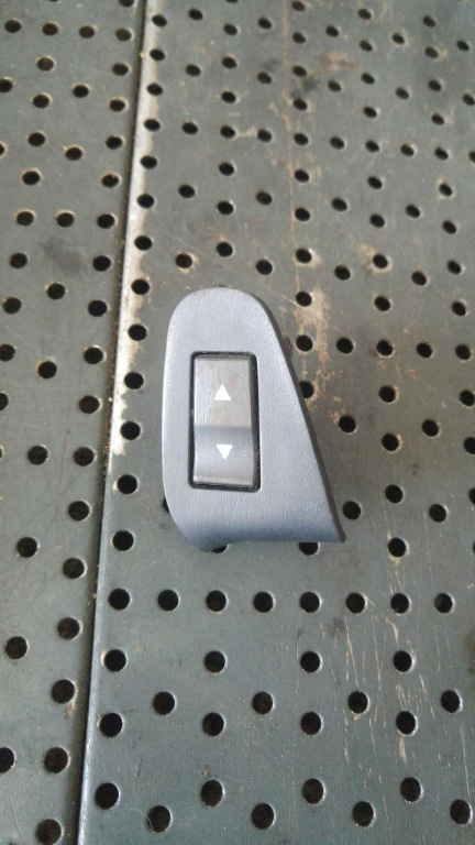 Buton geam electric dreapta fata fiat stilo 192